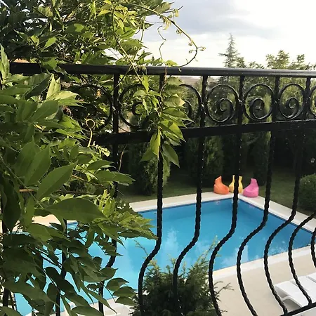 Green Valley Villas *